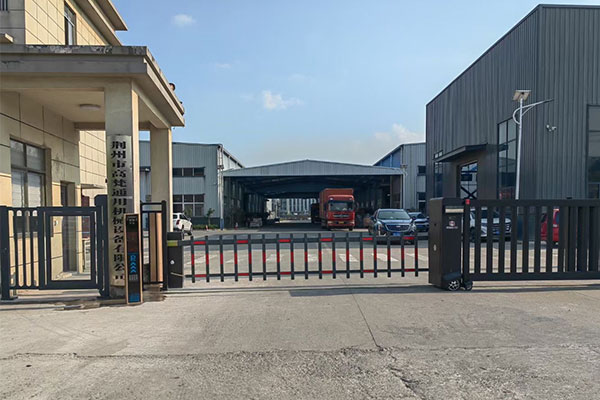 榮高智能新款伸縮平移門PY08.智能車牌識(shí)別系統(tǒng)，人臉識(shí)別系統(tǒng)，鋁合金人行門再次入駐泰晟融和公司